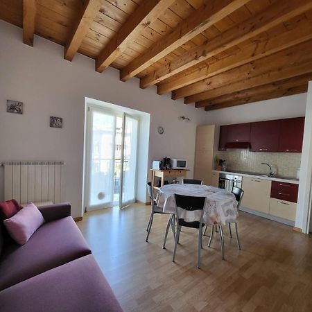 Lilla Apartment Residenza Silvana 韦尔巴尼亚 外观 照片